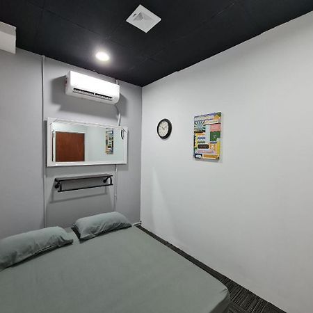 Ayden Hostel Airport Transit - Klia Sepang Exterior foto